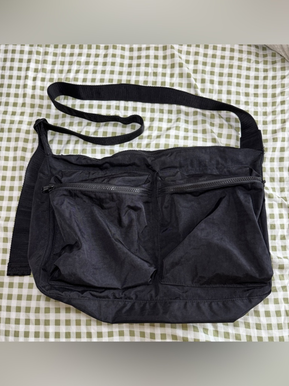 Baggu Large Cargo Crossbody in Black